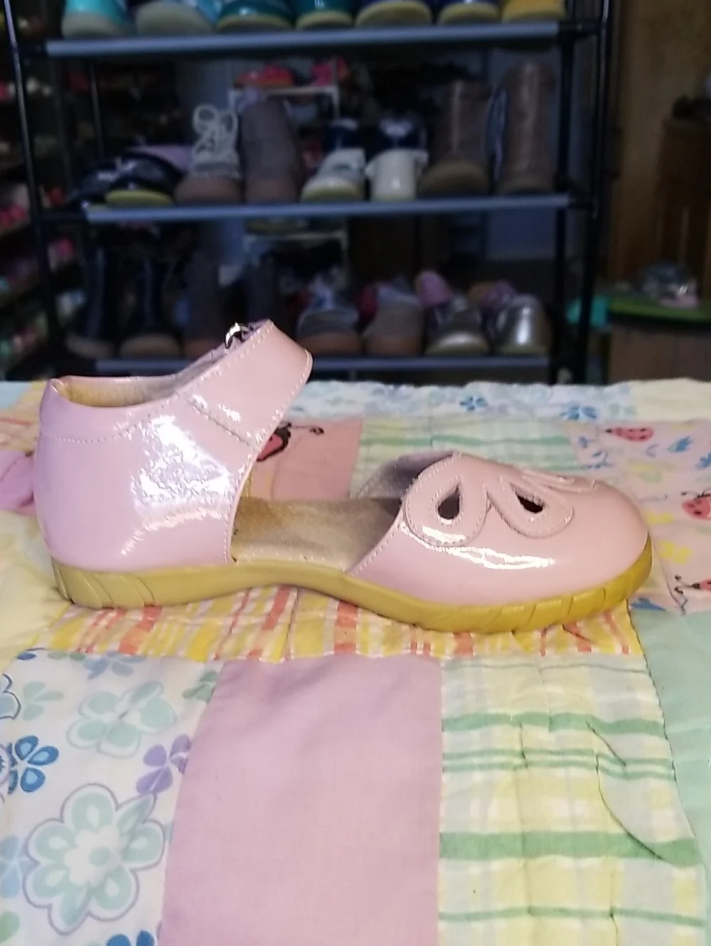 Livie & Luca Patent Leather Mary Janes Size 11 Petals HTF OG Strap & Wavy Soles